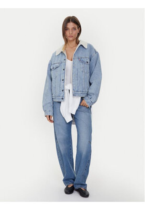 Levi's® Kurtka jeansowa Sherpa Trucker 90's A4435-0010 Niebieski Loose Fit. Kolor: niebieski. Materiał: bawełna