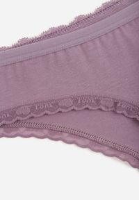 Born2be - Fioletowe Majtki z Bawełną Typu Stringi Ozdobione Koronką Cirilise. Kolor: fioletowy. Materiał: bawełna, koronka. Wzór: aplikacja, koronka #2