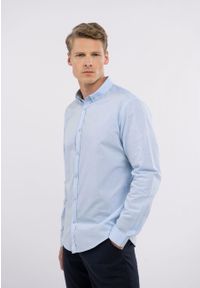 Volcano - Koszula bawełniana, Slim Fit, K-SAMI. Okazja: na co dzień, na spotkanie biznesowe. Typ kołnierza: button down. Kolor: niebieski. Materiał: bawełna. Długość rękawa: długi rękaw. Długość: długie. Wzór: haft. Styl: biznesowy, klasyczny, casual #1