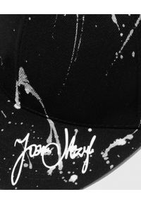 JOANNA MUZYK - Czarna czapka z autografem Love Me. Kolor: czarny. Materiał: dresówka, tkanina. Styl: casual