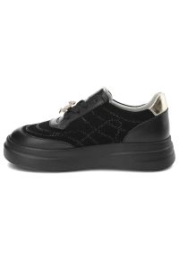 Czarne Sneakersy Artiker Modne Obuwie Damskie Z Misiem. Okazja: na co dzień. Kolor: czarny. Materiał: zamsz, skóra. Styl: klasyczny, casual