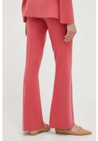 TwinSet - Twinset spodnie damskie kolor różowy dzwony high waist. Stan: podwyższony. Kolor: różowy. Materiał: dzianina #4
