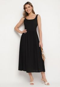 Born2be - Czarna Wiskozowa Sukienka o Rozkloszowanym Kroju Milareina. Okazja: na co dzień. Kolor: czarny. Materiał: wiskoza. Długość rękawa: długi rękaw. Wzór: aplikacja. Typ sukienki: rozkloszowane. Styl: casual, elegancki #7