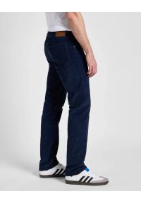 Lee - MESKIE SPODNIE MATERIALOWE LEE DAREN ZIP FLY MOOD INDIGO 112355871 #6