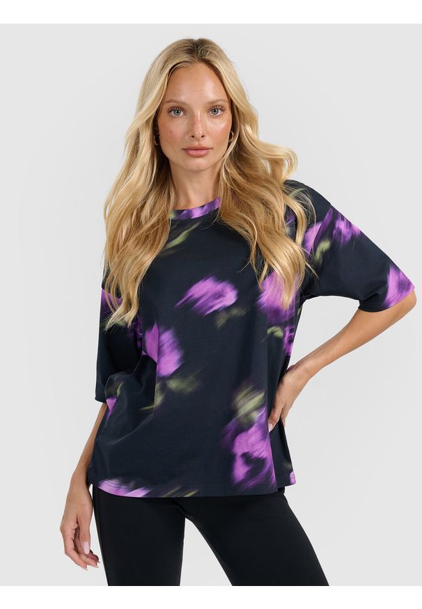 4f - 4F T-shirt oversize z nadrukiem damski - czarna S. Okazja: na co dzień. Kolor: czarny. Materiał: materiał. Wzór: nadruk. Styl: casual