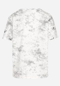 Born2be - Biały T-shirt Bawełniany w Print w Motylki Tenorea. Kolor: biały. Materiał: bawełna. Wzór: nadruk. Styl: klasyczny #4