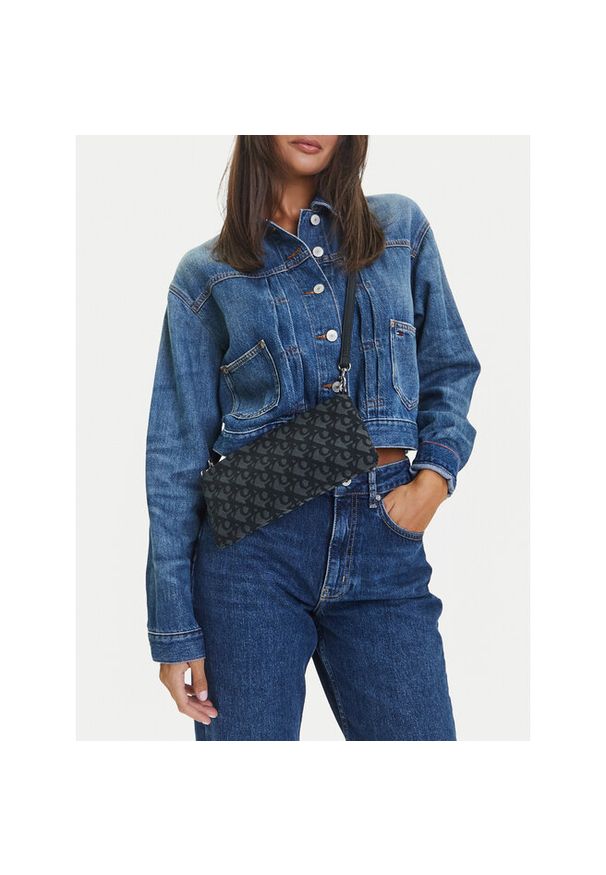 Torebka Calvin Klein Jeans. Kolor: czarny