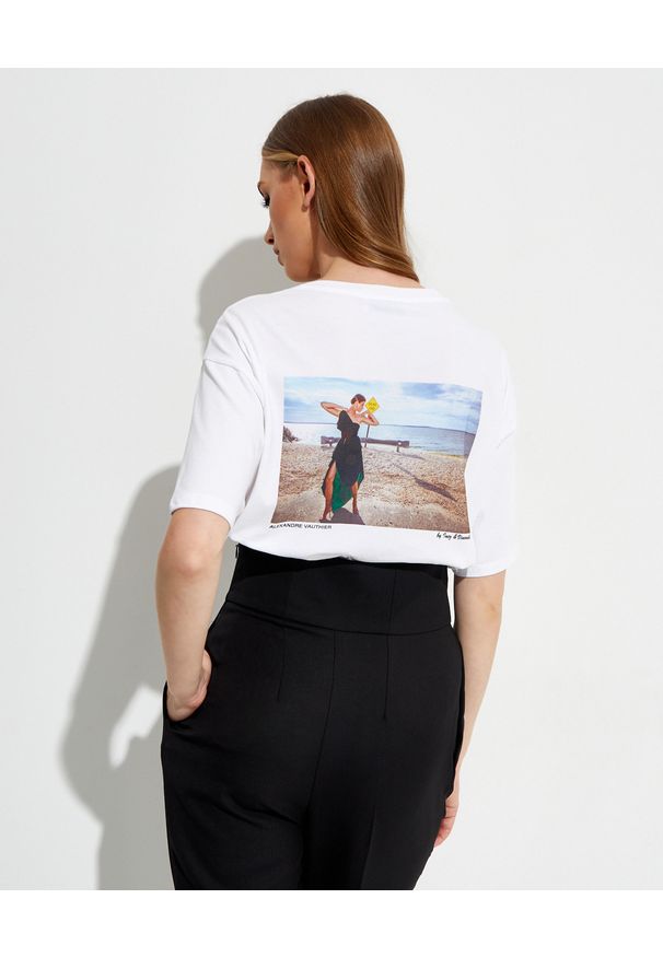 ALEXANDRE VAUTHIER - T-shirt z nadrukiem na plecach. Kolor: biały. Materiał: bawełna. Wzór: nadruk