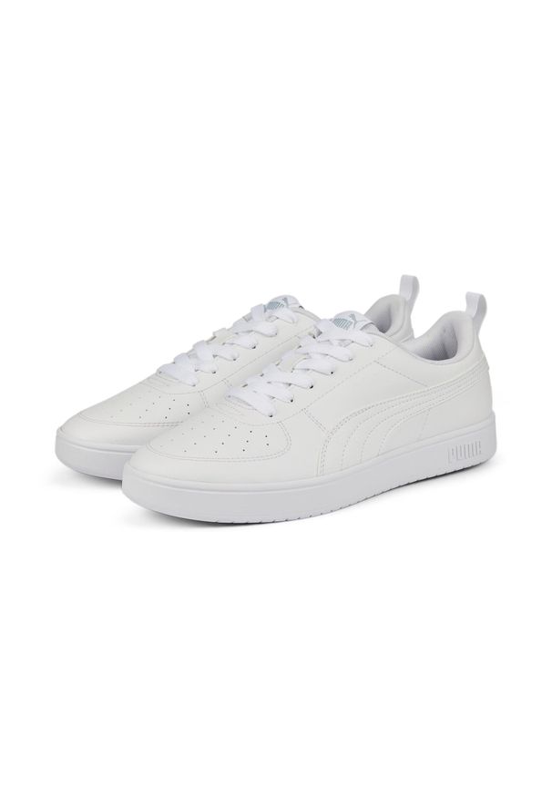 Buty do chodzenia męskie Puma Rickie. Zapięcie: sznurówki. Kolor: biały. Materiał: syntetyk, materiał, skóra ekologiczna. Szerokość cholewki: normalna. Sport: turystyka piesza