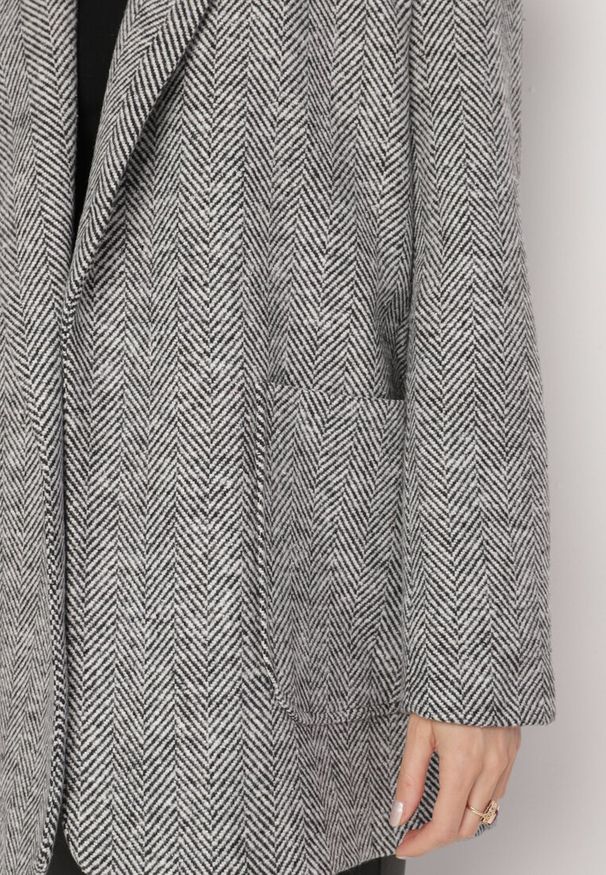 Born2be - Czarno-Biała Niezapinana Marynarka z Kieszeniami i Poduszkami w Ramionach Avalissa. Okazja: na co dzień. Kolor: czarny. Materiał: dzianina, jeans. Styl: klasyczny, casual, elegancki