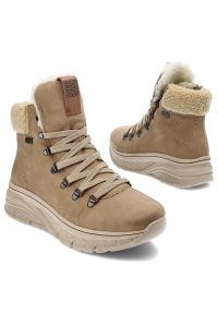 Brązowe Botki Rieker Ocieplane Obuwie Damskie. Okazja: na spacer, na co dzień. Kolor: beżowy. Materiał: skóra ekologiczna. Szerokość cholewki: normalna. Obcas: na obcasie. Styl: klasyczny, casual, elegancki. Wysokość obcasa: średni #4