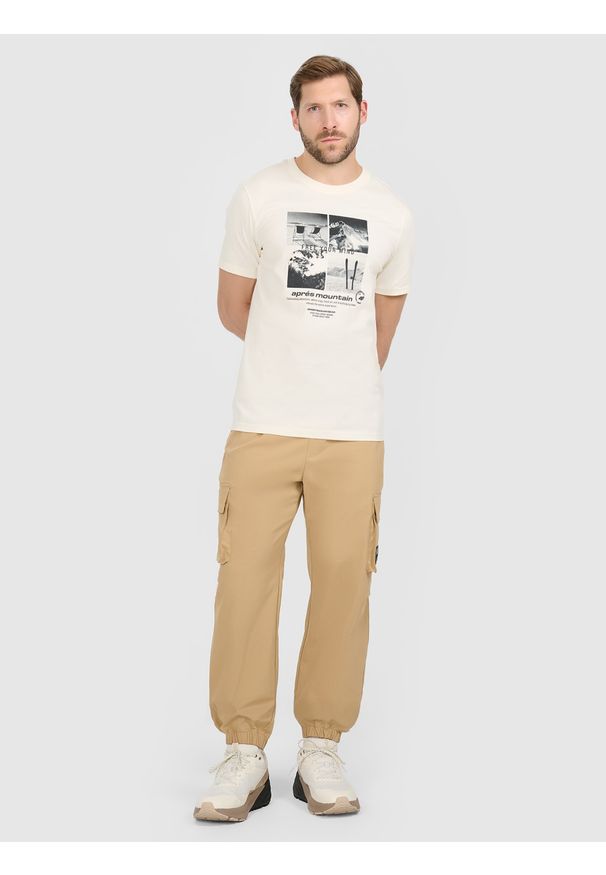 4f - 4F T-shirt regular z nadrukiem męski - beżowy XXL. Okazja: na co dzień. Kolor: beżowy. Materiał: dzianina, bawełna, materiał. Wzór: nadruk. Styl: casual