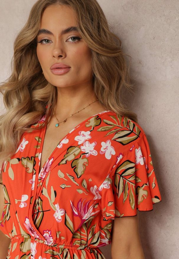 Renee - Pomarańczowa Wiskozowa Sukienka Mini z Gumką w Talii i Kopertowym Dekoltem w Kwiaty Eleagnecca. Okazja: na co dzień. Kolor: pomarańczowy. Materiał: wiskoza. Wzór: kwiaty. Typ sukienki: kopertowe. Styl: casual. Długość: mini