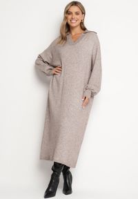 Born2be - Beżowa Pudełkowa Sukienka Sweterkowa z Wiskozą Szerokimi Rękawami i Kołnierzykiem Rinfera. Kolor: beżowy. Materiał: wiskoza. Typ sukienki: proste. Styl: wizytowy, elegancki #1