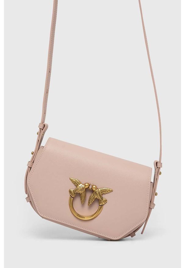 Pinko torebka skórzana kolor różowy. Kolor: różowy. Materiał: skórzane. Rodzaj torebki: na ramię