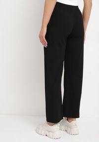 Born2be - Czarne Prążkowane Spodnie Szerokie z Gumką w Pasie Drasia. Kolor: czarny. Materiał: prążkowany #6