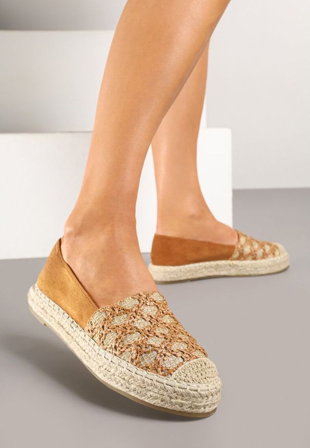 Born2be - Jasnobrązowe Espadryle z Plecionym Sznurkiem i Geometrycznym Wzorem Sdivira. Okazja: na co dzień. Kolor: brązowy. Materiał: jeans. Wzór: geometria. Obcas: na obcasie. Styl: elegancki, casual. Wysokość obcasa: niski
