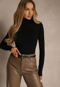 Renee - Czarny Golf z Bawełną w Klasycznym Stylu Reiredia. Typ kołnierza: golf. Kolor: czarny. Materiał: bawełna. Styl: klasyczny #1