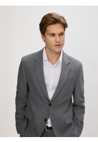 Reserved - Marynarka regular z dodatkiem wiskozy - ciemnoszary. Kolor: szary. Materiał: wiskoza #1