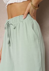 Renee - Miętowe Casualowe Spodnie High Waist Wykończone Gumką w Pasie Dimrue. Okazja: na co dzień. Stan: podwyższony. Kolor: miętowy. Styl: casual #3