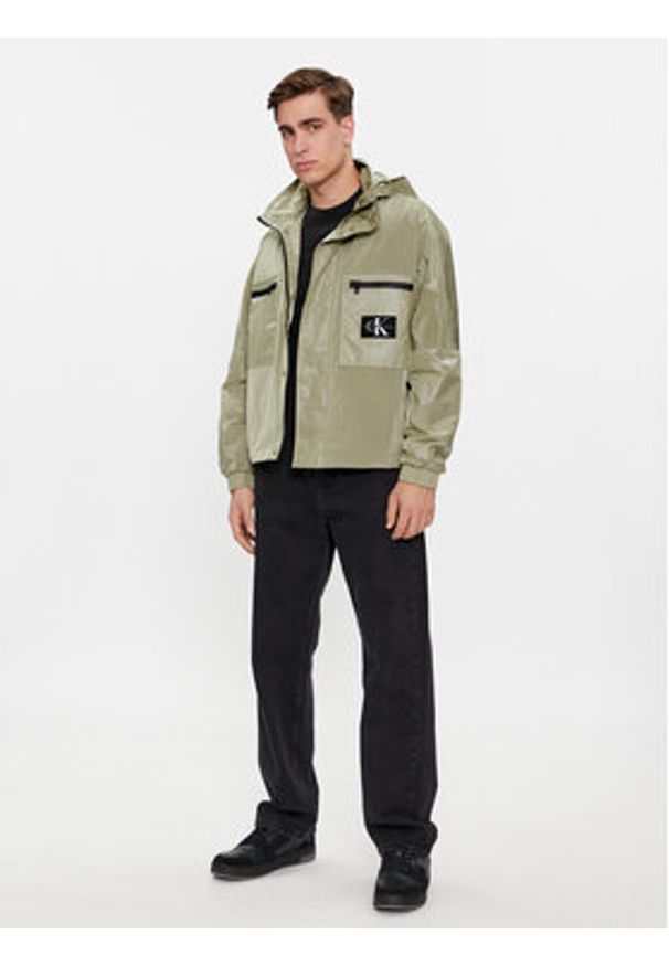 Calvin Klein Jeans Kurtka przejściowa Utility Track Jacket J30J324663 Zielony Regular Fit. Kolor: zielony. Materiał: syntetyk