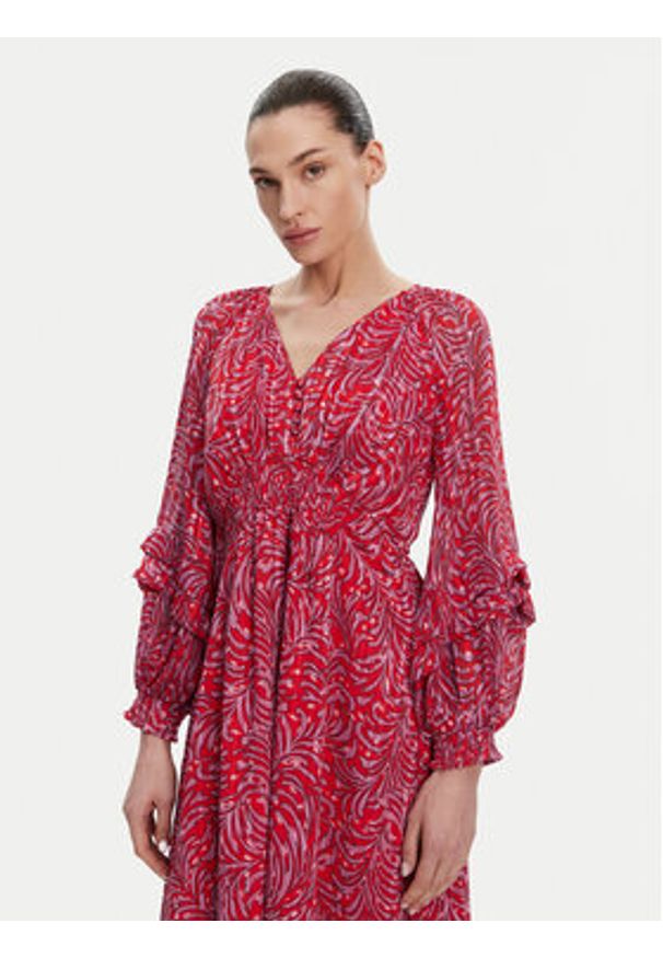 French Connection Sukienka codzienna 71YFO Czerwony Regular Fit. Okazja: na co dzień. Kolor: czerwony. Materiał: syntetyk. Typ sukienki: proste. Styl: casual