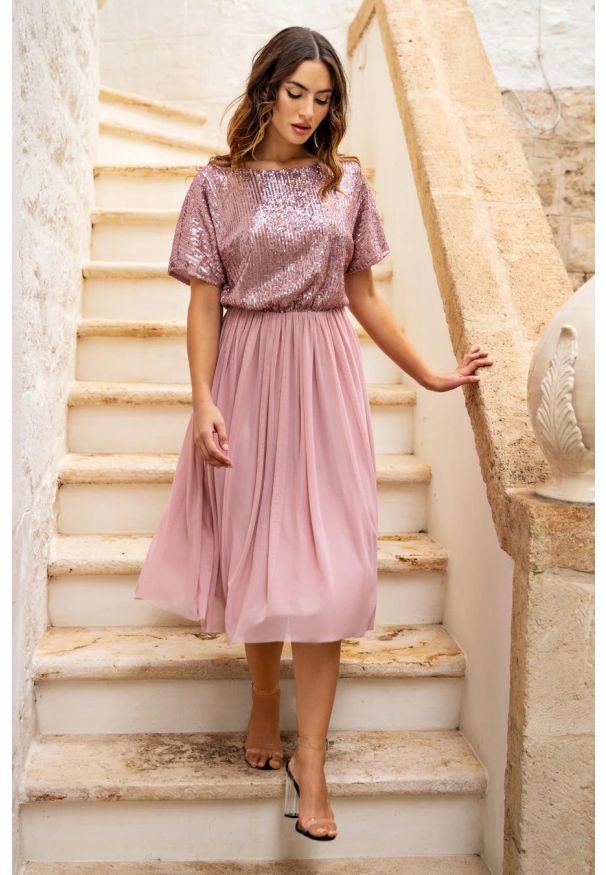 Awama - Koktajlowa sukienka na wesele rozkloszowana z cekinami róż. Okazja: na wesele, na ślub cywilny. Kolor: beżowy, różowy. Styl: wizytowy