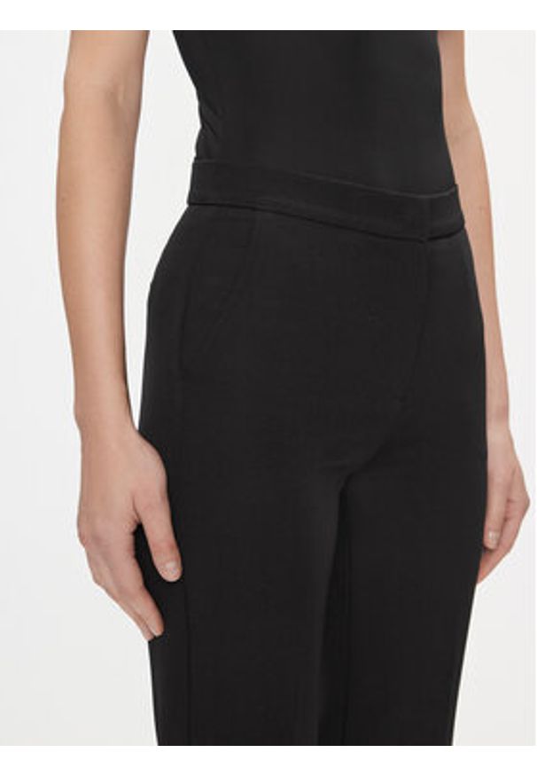 Maryley Spodnie materiałowe 24EB587/43NE Czarny Relaxed Fit. Kolor: czarny. Materiał: syntetyk