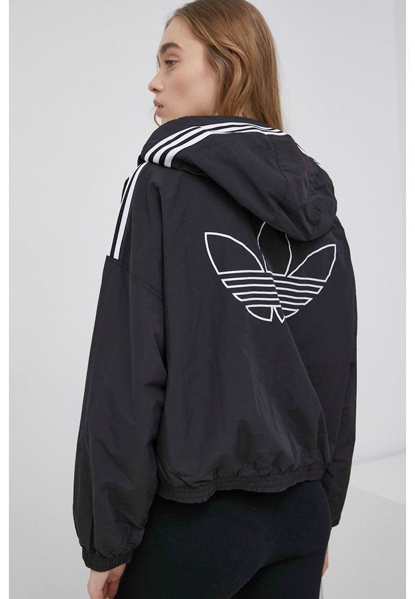 adidas Originals kurtka Adicolor damska kolor czarny przejściowa. Kolor: czarny. Materiał: dzianina, tkanina, materiał