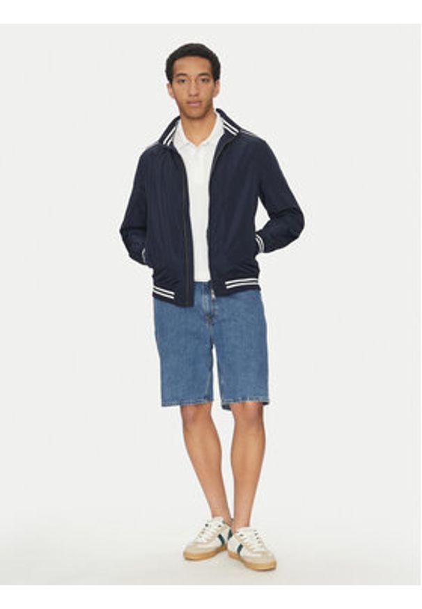 Guess Kurtka bomber M5GL28 WH762 Granatowy Regular Fit. Kolor: niebieski. Materiał: syntetyk