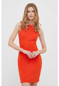 Calvin Klein sukienka kolor pomarańczowy mini dopasowana. Kolor: pomarańczowy. Materiał: poliester, dzianina. Wzór: gładki. Typ sukienki: dopasowane. Styl: klasyczny. Długość: mini #1