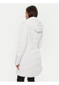 Guess Kurtka zimowa New Oxana W4BL61 WGLZ0 Biały Regular Fit. Kolor: biały. Materiał: syntetyk. Sezon: zima