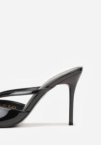 Born2be - Czarne Lakierowane Klapki na Szpilce Zdobione Paskami i Klamerką Hemdithas. Okazja: na co dzień. Kolor: czarny. Materiał: lakier. Wzór: aplikacja. Obcas: na szpilce. Styl: wizytowy, casual #9