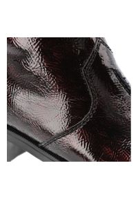 Czerwone Botki Rieker Eleganckie Lakierowane Obuwie Damskie. Okazja: na co dzień. Kolor: czerwony. Materiał: lakier. Sezon: zima, jesień. Obcas: na obcasie. Styl: elegancki. Wysokość obcasa: niski #6