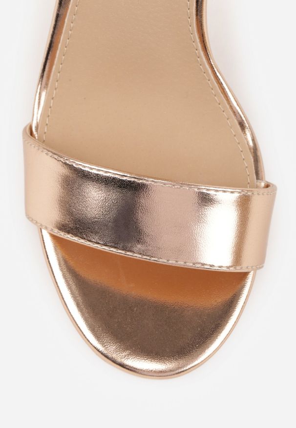 Born2be - Szampańskie Sandały na Obcasie VICES z Wkładką ze Skóry Naturalnej i Paskami Paphis. Okazja: do pracy, na co dzień. Zapięcie: pasek. Kolor: złoty. Materiał: skóra. Wzór: paski. Obcas: na obcasie. Styl: elegancki, casual. Wysokość obcasa: średni