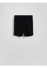 Reserved - Lniane szorty jogger - czarny. Kolor: czarny. Materiał: len