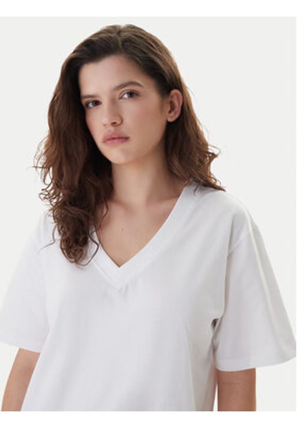 Karl Lagerfeld - KARL LAGERFELD T-Shirt B1W17031 Biały Relaxed Fit. Typ kołnierza: dekolt w karo. Kolor: biały. Materiał: bawełna