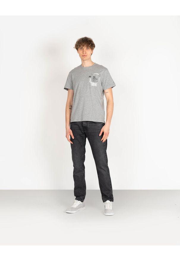 Pepe Jeans T-shirt "Sergio" | PM508023 | Sergio | Mężczyzna | Szary. Okazja: na co dzień. Kolor: szary. Materiał: bawełna, wiskoza. Wzór: nadruk, aplikacja. Styl: casual