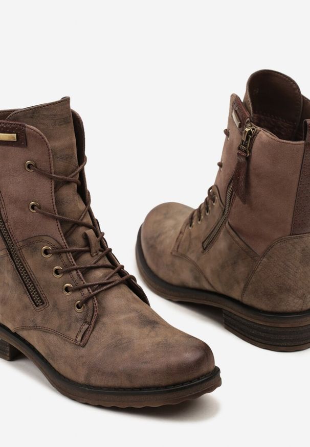 Renee - Brązowe Botki w Stylu Vintage ze Sznurowaniem Vemlora. Okazja: na co dzień. Zapięcie: zamek. Kolor: brązowy. Materiał: jeans, skóra. Wzór: aplikacja. Styl: vintage