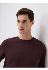 Reserved - T-shirt regular z włóknem bambusowym - ciemnobrązowy. Kolor: brązowy. Materiał: włókno