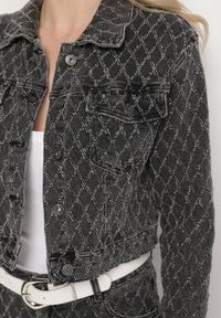Born2be - Szara Bawełniana Kurtka Jeansowa z Geometrycznym Wzorem Arivale. Okazja: na co dzień. Kolor: szary. Materiał: bawełna, jeans. Wzór: geometria. Styl: klasyczny, casual, elegancki #2