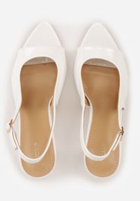 Born2be - Białe Lakierowane Sandały VICES na Szpilce z Wyciętą Cholewką Lagurinia. Okazja: na co dzień. Zapięcie: sprzączka. Kolor: biały. Materiał: lakier. Wzór: koronka. Obcas: na szpilce. Styl: casual #7