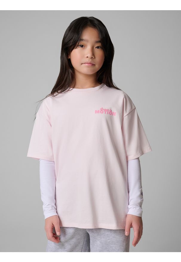 4f - 4F T-shirt loose z nadrukiem dziewczęcy - różowy 146/152 (10-12 lat). Okazja: na spacer, na co dzień, na uczelnię. Kolor: różowy. Materiał: dzianina, bawełna, skóra, materiał. Wzór: nadruk. Sezon: lato. Styl: casual