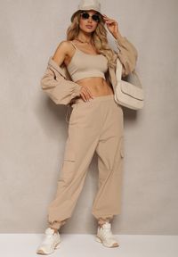 Renee - Beżowy Komplet Dresowy Spodnie Bojówki z Gumką w Pasie i Bluza na Suwak Zakończona Ściągaczem na Dole Tiazena. Kolor: beżowy. Materiał: dresówka