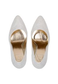 Inna - Czółenka na słupku brokatowe srebrne Butdam. Okazja: na ślub cywilny, na wesele. Kolor: srebrny. Obcas: na słupku. Styl: elegancki, klasyczny #2