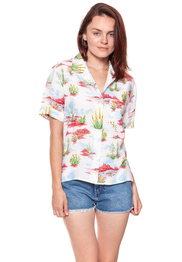Wrangler - KOSZULA WRANGLER CUBAN SHIRT WHITE W5247SE12 112129389. Materiał: wiskoza. Długość rękawa: krótki rękaw. Długość: krótkie. Wzór: nadruk
