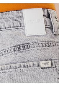 Mustang Szorty jeansowe Charlotte 1016558 Szary Mom Fit. Kolor: szary. Materiał: bawełna #5