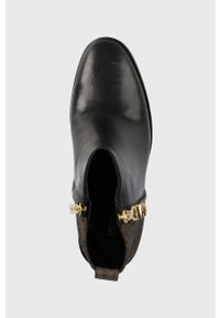 MICHAEL Michael Kors botki Regan damskie kolor czarny na słupku 40F3RGME8L. Nosek buta: okrągły. Kolor: czarny. Obcas: na słupku. Wysokość obcasa: średni #2