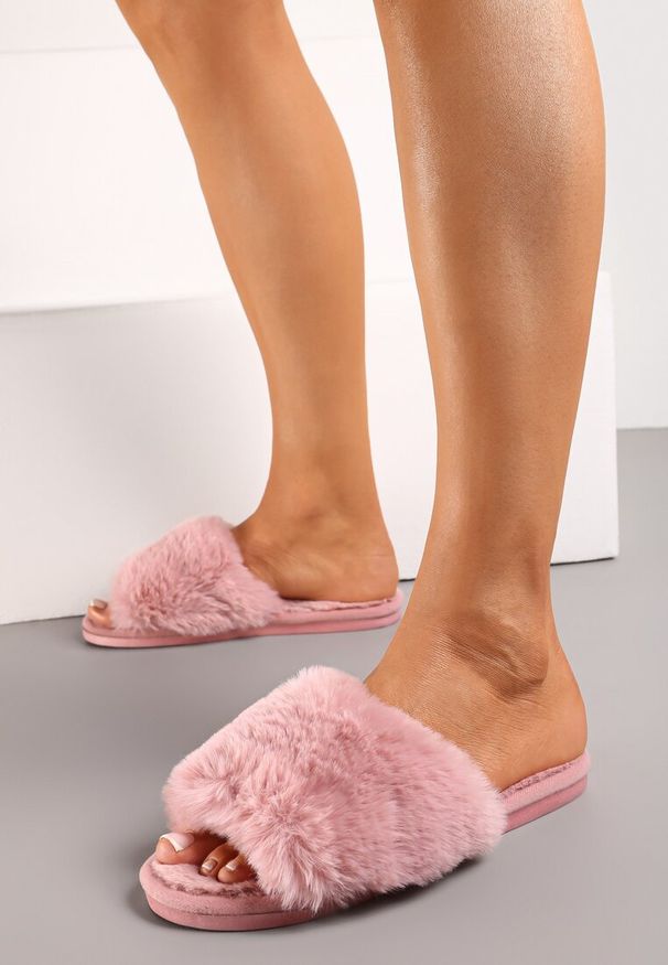 Renee - Ciemnoróżowe Kapcie z Futerkiem Para. Zapięcie: bez zapięcia. Kolor: różowy. Materiał: futro. Obcas: na płaskiej podeszwie