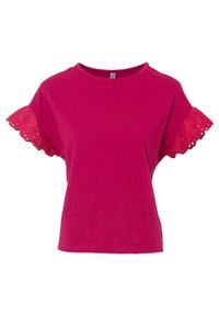 Shirt z koronką bonprix jeżynowo-czerwony. Kolor: różowy. Materiał: koronka. Wzór: koronka. Sezon: lato #1